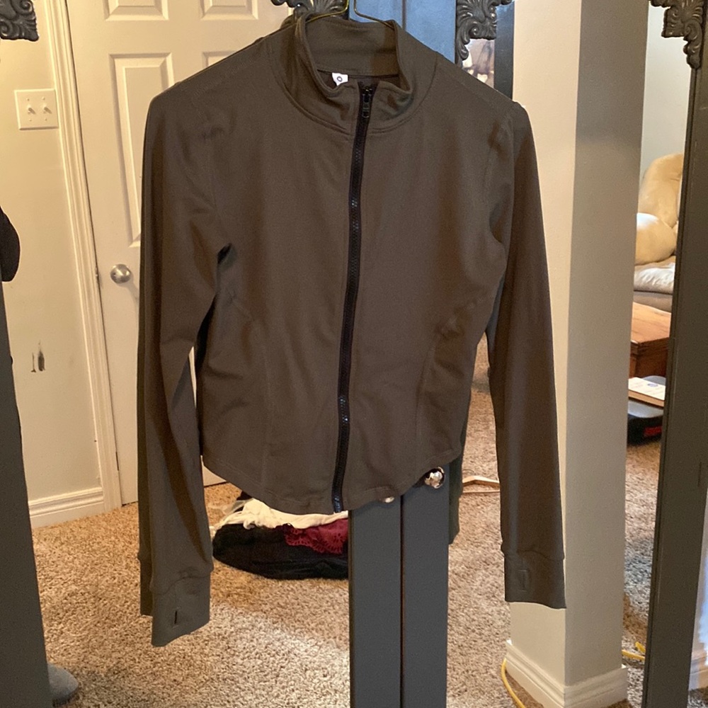 Cropped green jacket